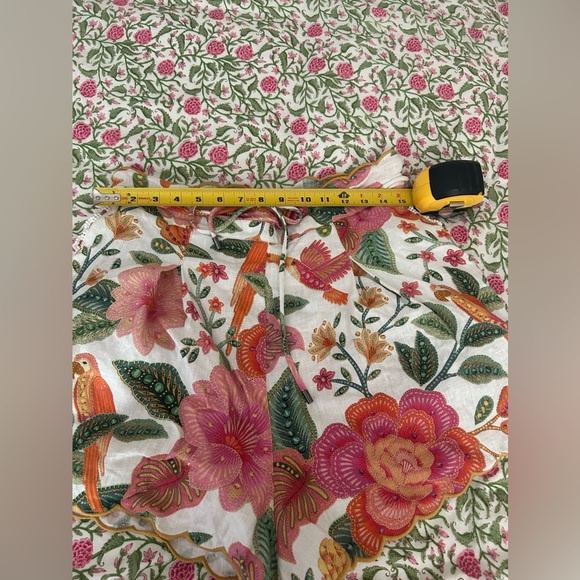 Farm Rio Macaw Bloom Scalloped 100% Linen Shorts - Size M/L - Picture 13 of 14